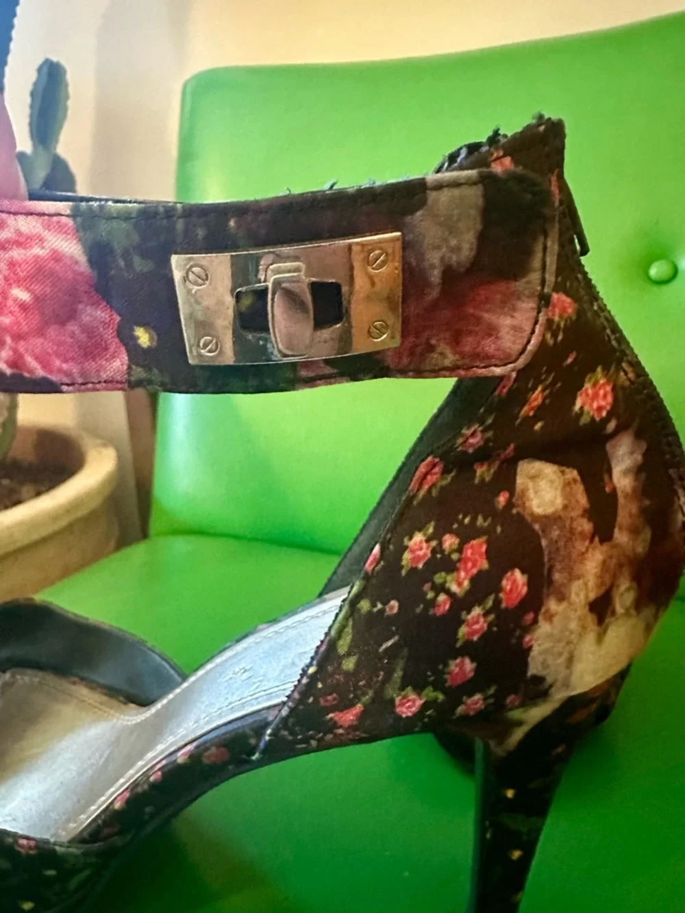 Impo Floral Ankle-Strap Mid Heel Sandals - Black with Pink Rose Print - Picture 5 of 5